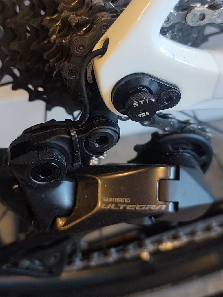Used Basso Astra Shimano Ultegra Di2 2025 Road & Gravel, White — image 5 of 8