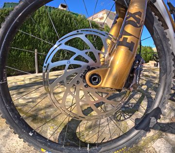 Brugt Orbea WILD M-TEAM 20mph 2025 2025 Mountainbike — billede 5 af 5