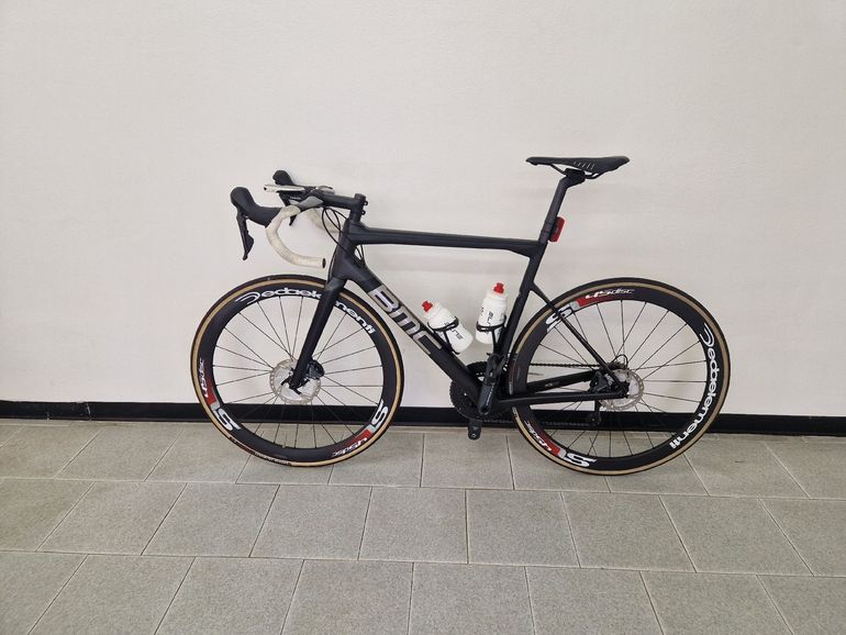 Used BMC Teammachine SLR02 DISC THREE 2020 2020 Road & Gravel — image 2 of 6