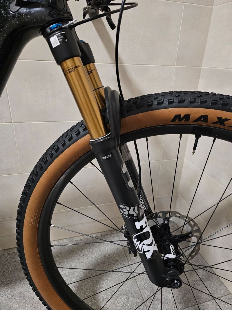 Gebrauchtes Giant Anthem Shimano XTR 2024 Mountainbike, Schwarz — Bild 5 von 12