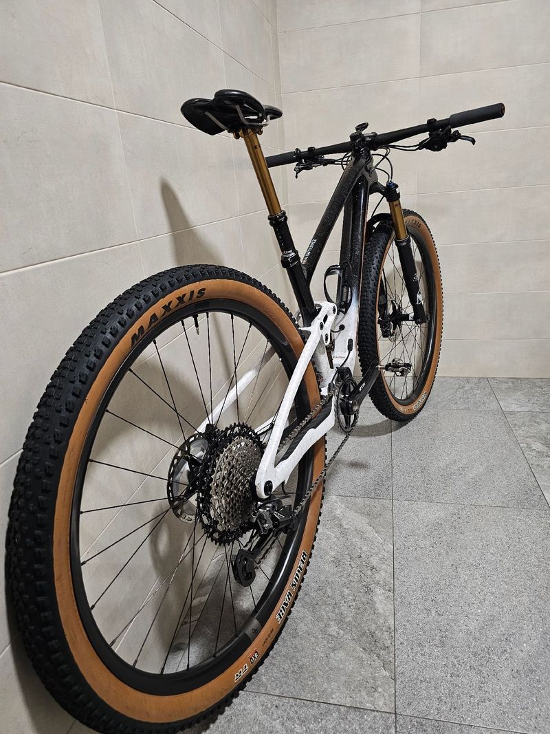 Gebrauchtes Giant Anthem Shimano XTR 2024 Mountainbike, Schwarz — Bild 3 von 12
