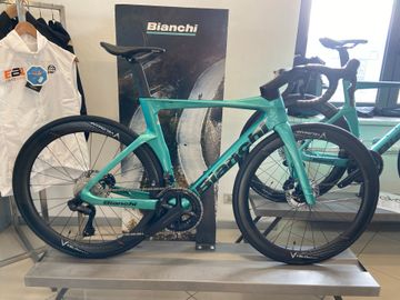 Tweedehands Bianchi Oltre Comp Ultegra Di2 2025 2025 Road & Gravel