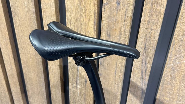Used Specialized Men's Tarmac Disc Comp 2020 2020 Road & Gravel — image 5 of 14