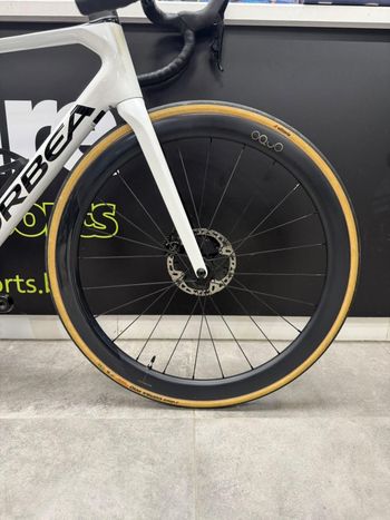 Used Orbea ORCA M10iLTD PWR 2025 2025 Road & Gravel, Blanco — image 5 of 6