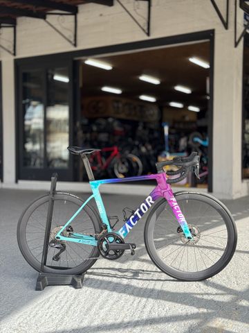 Factor OSTRO VAM 2022 2022 Road & Gravel d'occasion