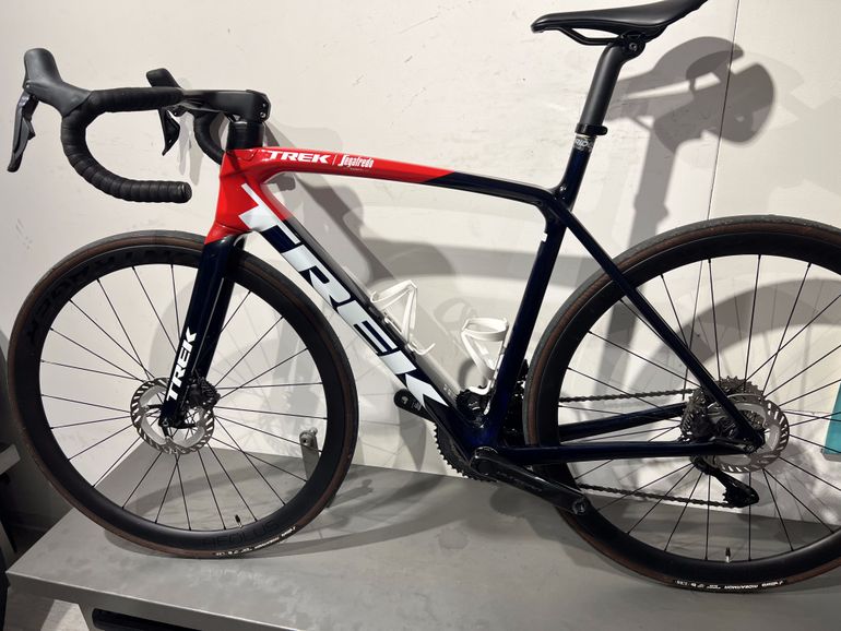 Used Trek Émonda SLR 7 2022 2022 Road & Gravel, Blau — image 9 of 19