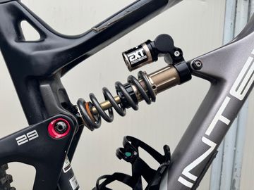 Tweedehands Intense PRIMER 29 PRO 2023 2023 Mountainbike — afbeelding 7 van 7