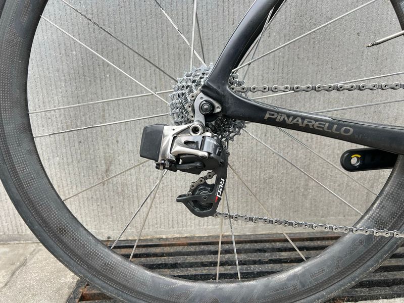 Gebrauchtes Pinarello Dogma SRAM Red 2016 Road & Gravel, Schwarz — Bild 3 von 9
