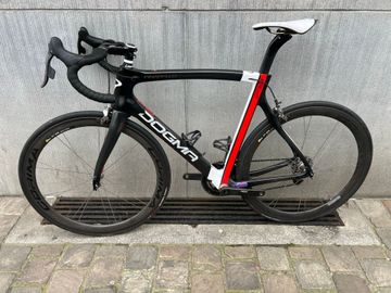 Gebrauchtes Pinarello Dogma SRAM Red 2016 Road & Gravel, Schwarz — Bild 2 von 9