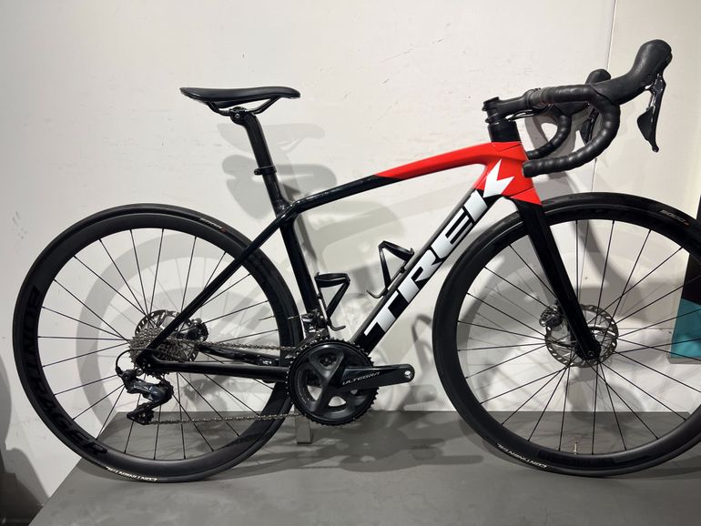 Used Trek Émonda SL 6 Disc Pro 2021 2021 Road & Gravel, Black — image 10 of 10
