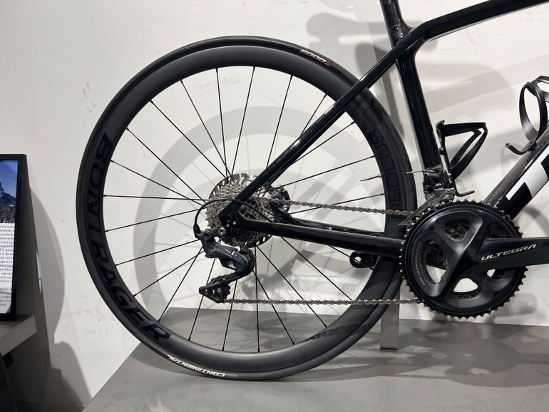 Used Trek Émonda SL 6 Disc Pro 2021 2021 Road & Gravel, Black — image 9 of 10