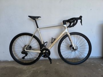 Orbea ORCA M35i 2025 2025 Road & Gravel usato, Bianco — immagine 2 di 5