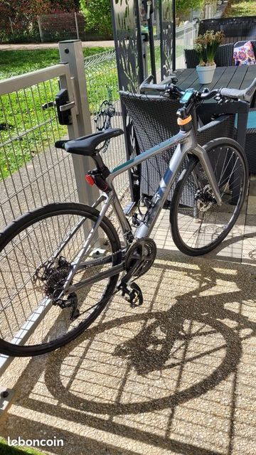 Used Scott Metrix 10 2022 Road & Gravel, Light Gray — image 2 of 9