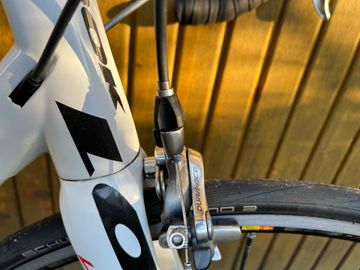 Used Look Custom Shimano Dura Ace 2007 Road & Gravel, White — image 8 of 13