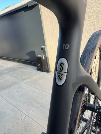Used Scott Addict 10 2022 2022 Road & Gravel, Schwarz — image 13 of 15