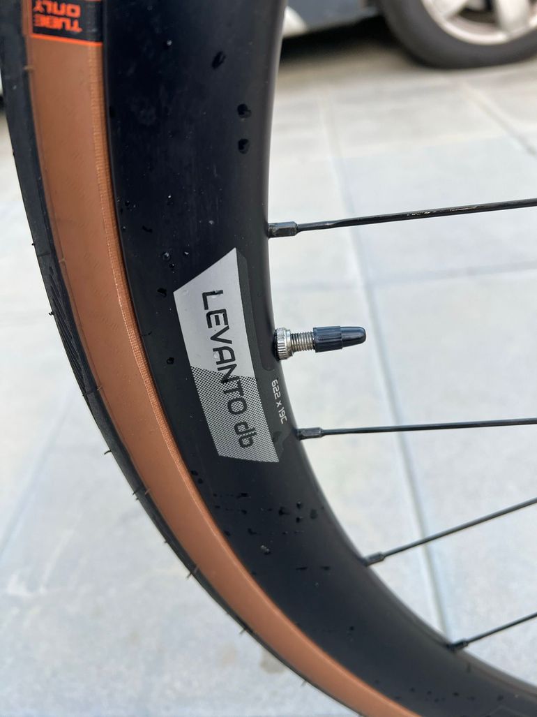 Used Scott Addict 10 2022 2022 Road & Gravel, Schwarz — image 10 of 15