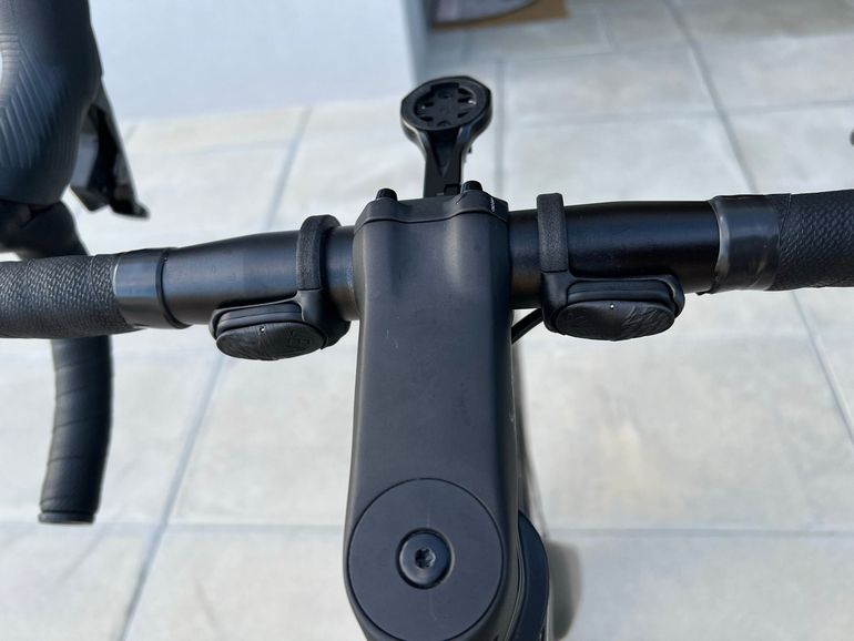 Used Scott Addict 10 2022 2022 Road & Gravel, Schwarz — image 6 of 15