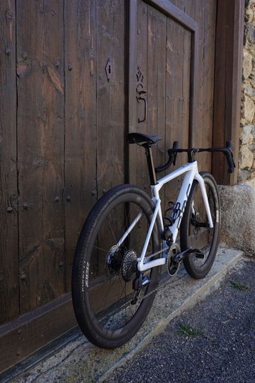 Used BMC Kaius 01 Frameset 2024 Frameset 2024 Road & Gravel, White — image 2 of 6