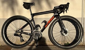 Tweedehands KTM Revelator Shimano 105 Di2 2025 Road & Gravel — afbeelding 1 van 7