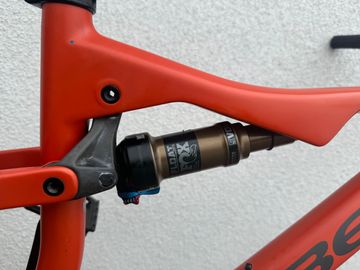 Orbea OIZ M10 2021 2021 Mountainbike usato, Rosso — immagine 3 di 9
