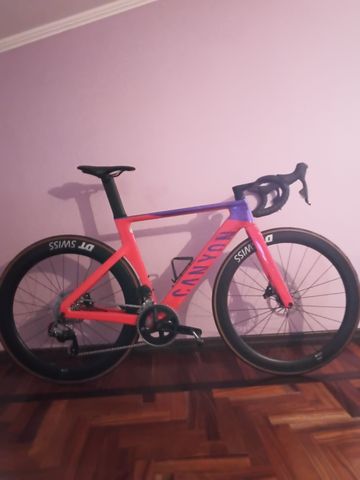 Brugt Canyon Aeroad CF SLX 7 eTap 2024 2024 Road & Gravel — billede 2 af 3
