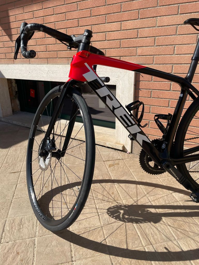 Used Trek Émonda SL 6 Disc 2022 2022 Road & Gravel — image 6 of 8