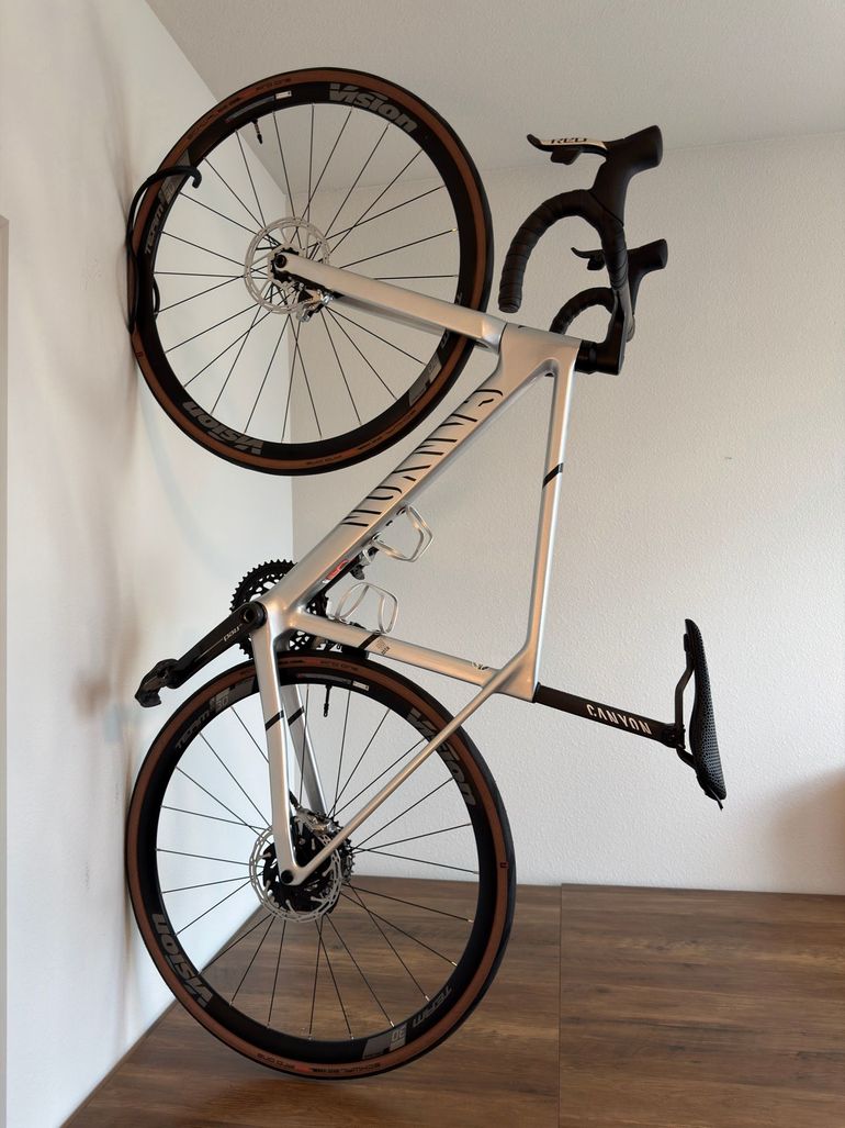 Used Canyon Ultimate SRAM Red eTap AXS 2023 Road & Gravel, Light Gray — image 2 of 10