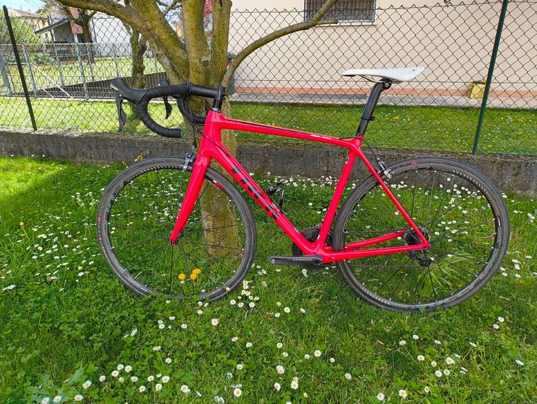 Used Trek Émonda SL 6 2016 2016 Road & Gravel, Red — image 1 of 8