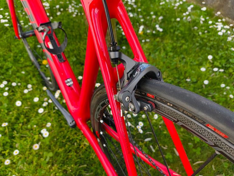 Used Trek Émonda SL 6 2016 2016 Road & Gravel, Red — image 3 of 8