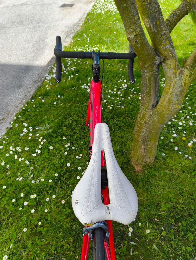 Used Trek Émonda SL 6 2016 2016 Road & Gravel, Red — image 6 of 8