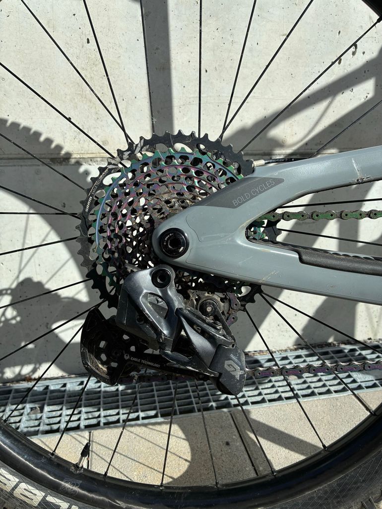 Used Bold Linkin SRAM GX Eagle AXS 2024 Mountainbike, Light Gray, 29 — image 10 of 12