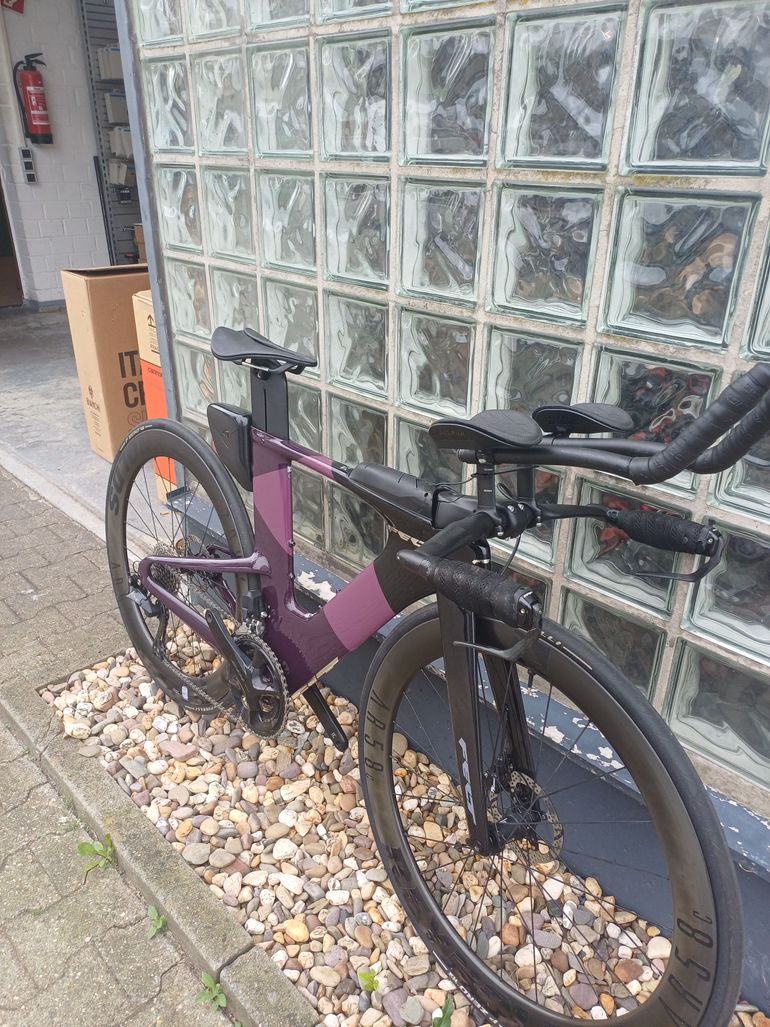 Used Felt IAx Advanced 105 Di2 2024 2024 Road & Gravel — image 2 of 33