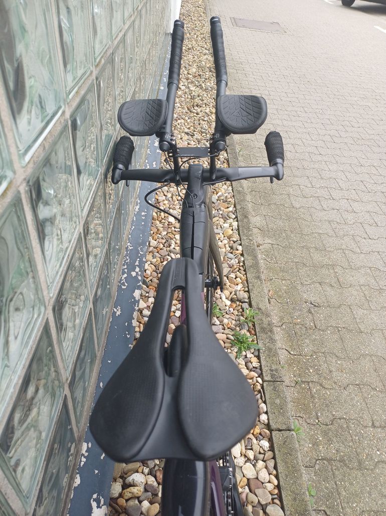 Used Felt IAx Advanced 105 Di2 2024 2024 Road & Gravel — image 31 of 33