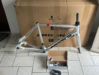 Used Argon 18 Gallium Disc Shimano Ultegra Di2 2020 Frameset 2020 Road & Gravel, Hellgrau — image 3 of 22