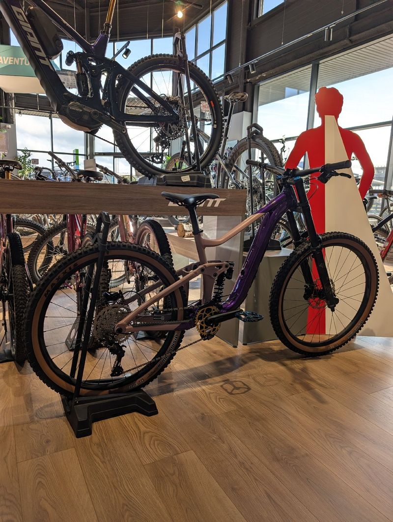 Brugt Giant Reign Shimano Deore 2023 MTB