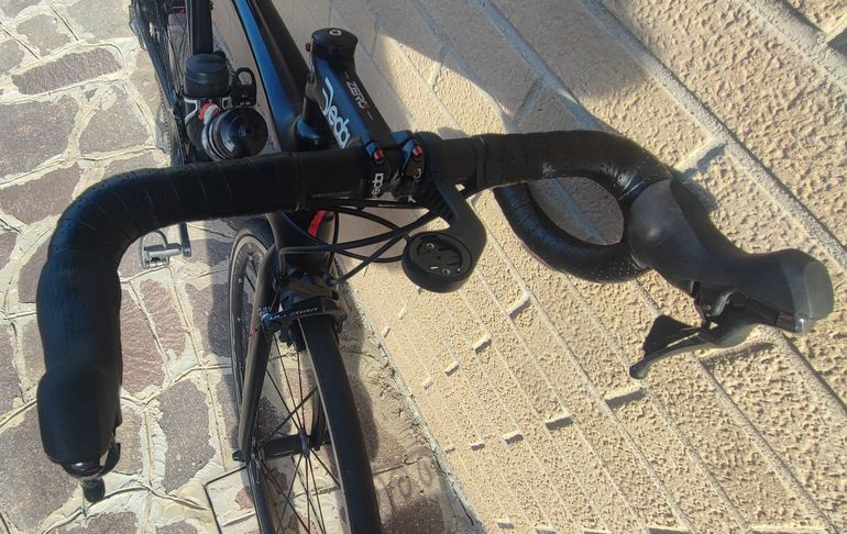 Used Specialized Men's Tarmac Comp 2018 2018 Road & Gravel — image 2 of 4