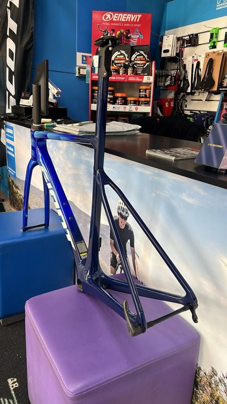 Used Giant Propel Frameset 2024 Road & Gravel, Blu — image 3 of 5