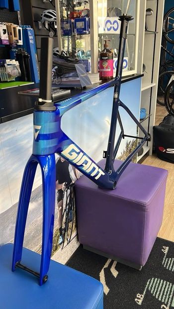 Used Giant Propel Frameset 2024 Road & Gravel, Blu — image 5 of 5