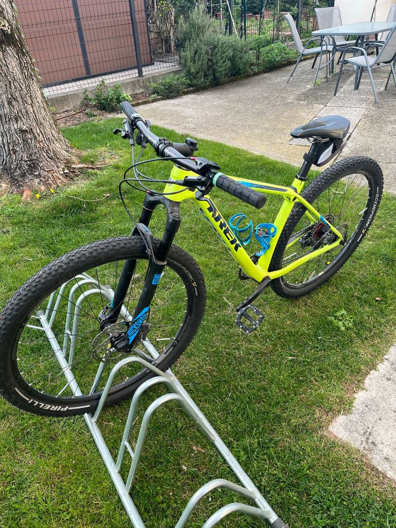 Used Trek Procaliber 9.7 SL 2017 2017 Mountainbike, Green, 27.5 — image 1 of 4