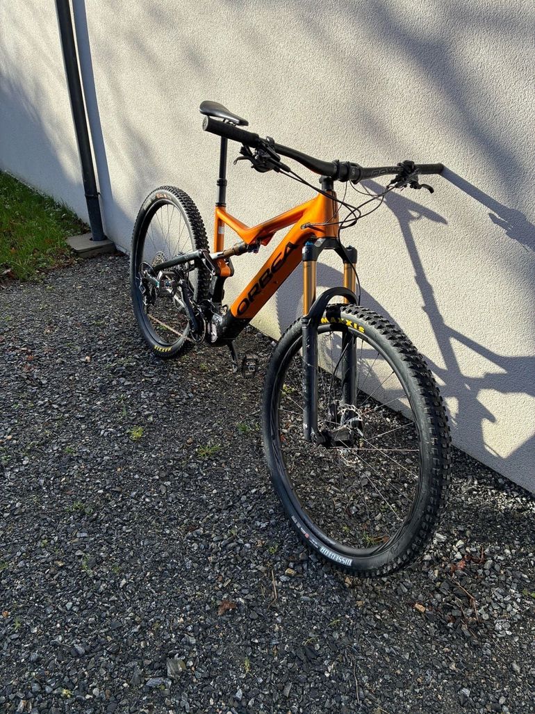 Used Orbea Rise Other Shimano 2022 Mountainbike, Orange — image 1 of 3