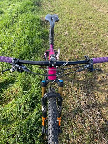 Used Orbea ALMA M15 2019 2019 Mountainbike, Purple, 29 — image 4 of 20
