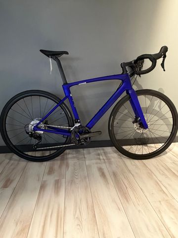Brugt Specialized Roubaix SL8 Sport - Shimano 105 2024 2024 Road & Gravel