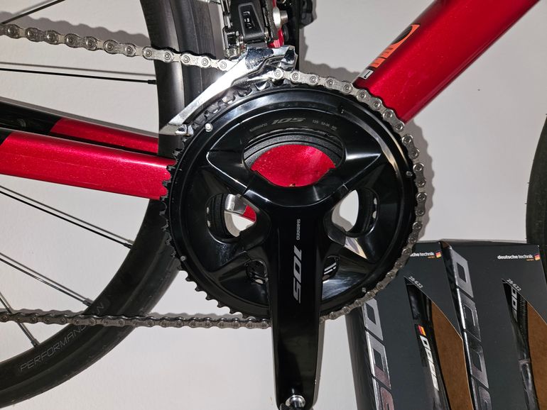 Used Canyon Ultimate CF SL 7 2024 2024 Road & Gravel, Rot — image 9 of 11