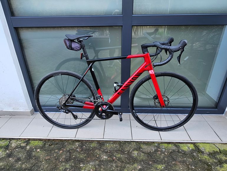 Used Canyon Ultimate CF SL 7 2024 2024 Road & Gravel, Rot — image 2 of 11