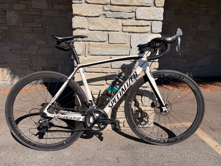 Used Specialized Tarmac Expert Disc Race 2016 2016 Road & Gravel — image 1 of 12