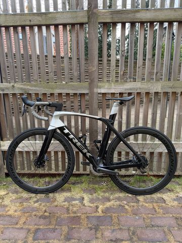Trek Madone SRAM Force eTap AXS 2020 Road & Gravel usato, Nero — immagine 2 di 8