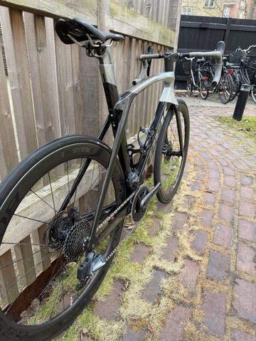 Trek Madone SRAM Force eTap AXS 2020 Road & Gravel usato, Nero — immagine 4 di 8