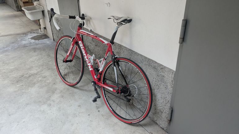 Used Bianchi Via Shimano Ultegra 2014 Road & Gravel, Red — image 2 of 4