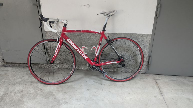 Used Bianchi Via Shimano Ultegra 2014 Road & Gravel, Red — image 1 of 4