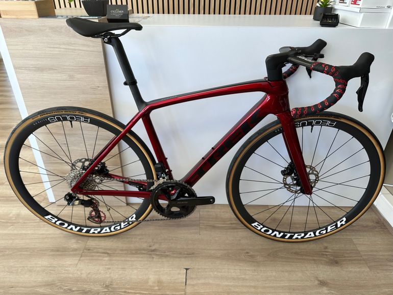 Used Trek Émonda SL 6 2024 2024 Road & Gravel — image 1 of 5